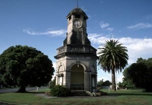 09May2016040531Waverley Memorial.jpg